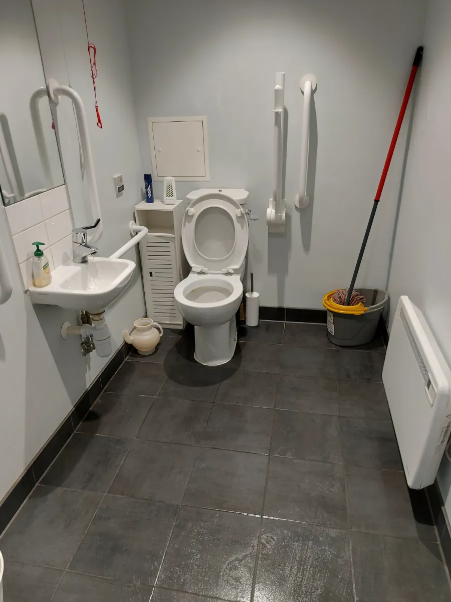 Full bathroom cleaned and floors mopped