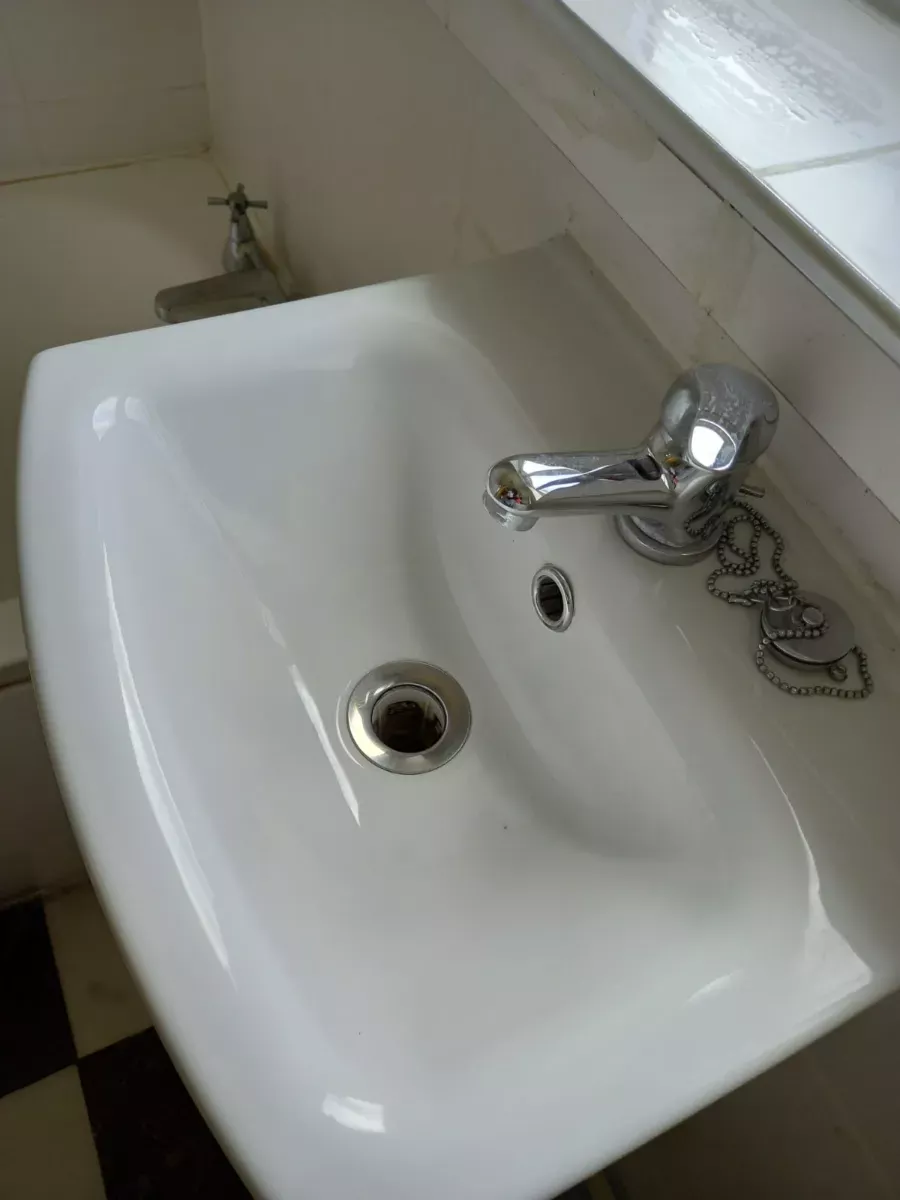 Sink and taps polished to a shine